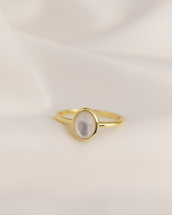 Oval Stone Ring - Mother of Pearl