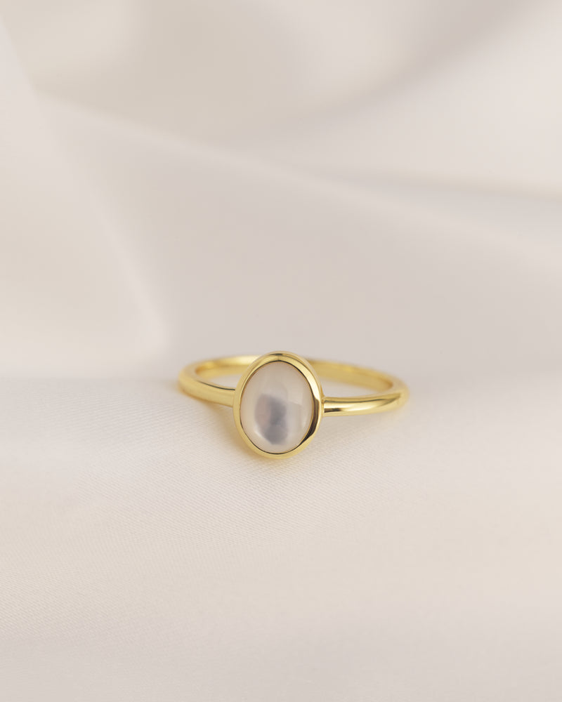 Oval Stone Ring - Mother of Pearl